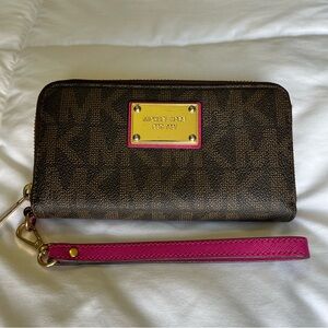 Michael Kors Wallet with Detachable Wrist Strap